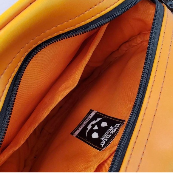 HALLOWEEN 1978 PUMPKIN PURSE by Manny Avila - Picture 4 of 4